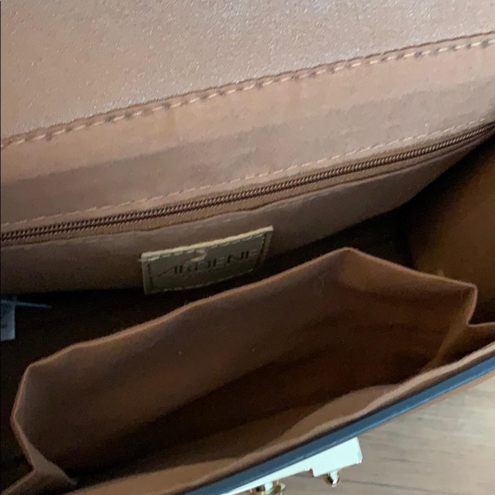 Super Cute Purse! - Picture 3 of 4